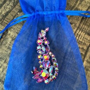 Vintage Aurora Borealis brooch